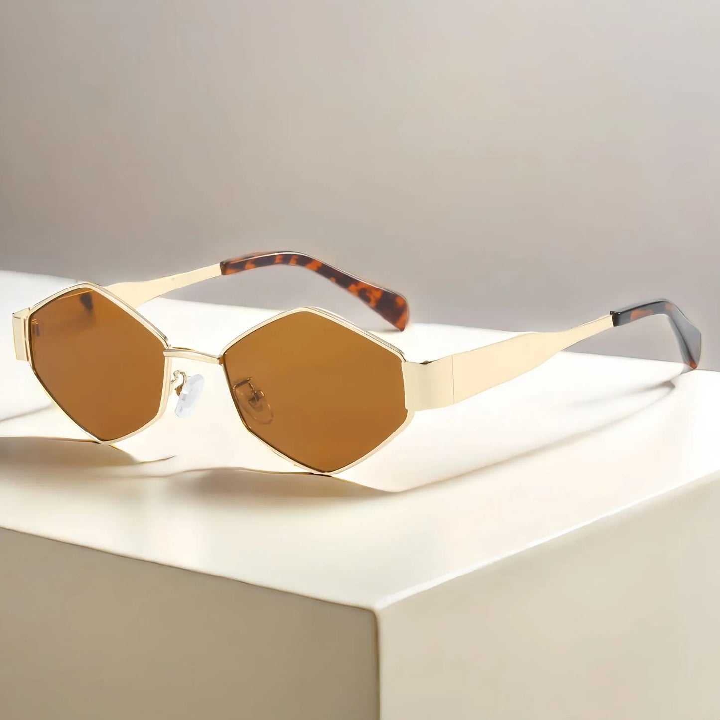 Gafas Hexagon Unisex – Lujo y Marco Pequeño