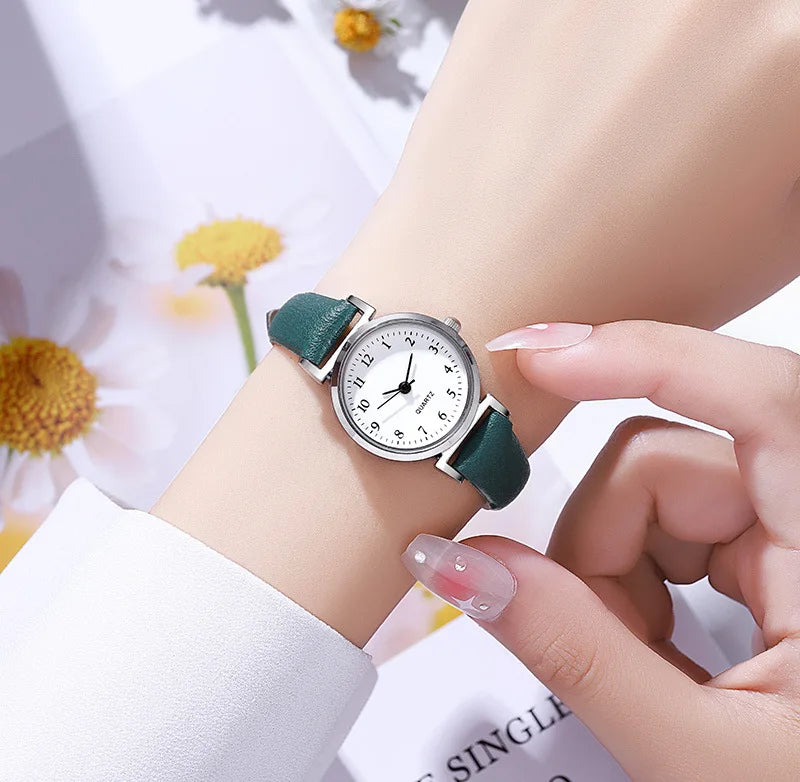 Reloj Retro Mujer – Pequeño, Cuarzo y Correa Fina de Cuero