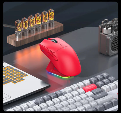 Ratón Gaming Attack Shark X11 – Tri-Mode (BT/2.4G/Cable) con RGB y Base de Carga Magnética